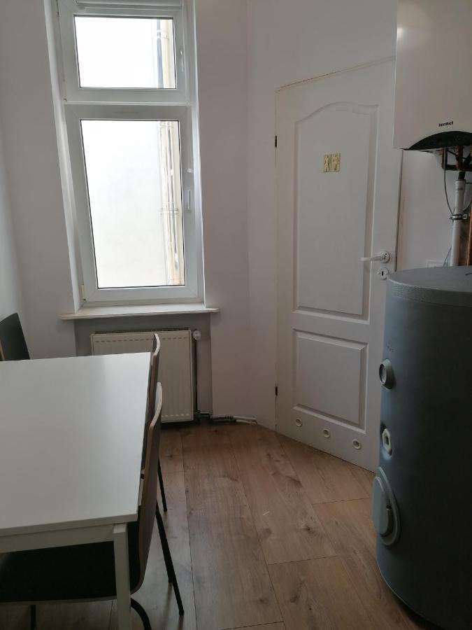 Hostel Tulip - Pokój 3 ze wspólną łazienką i kuchnią Estetino Exterior foto