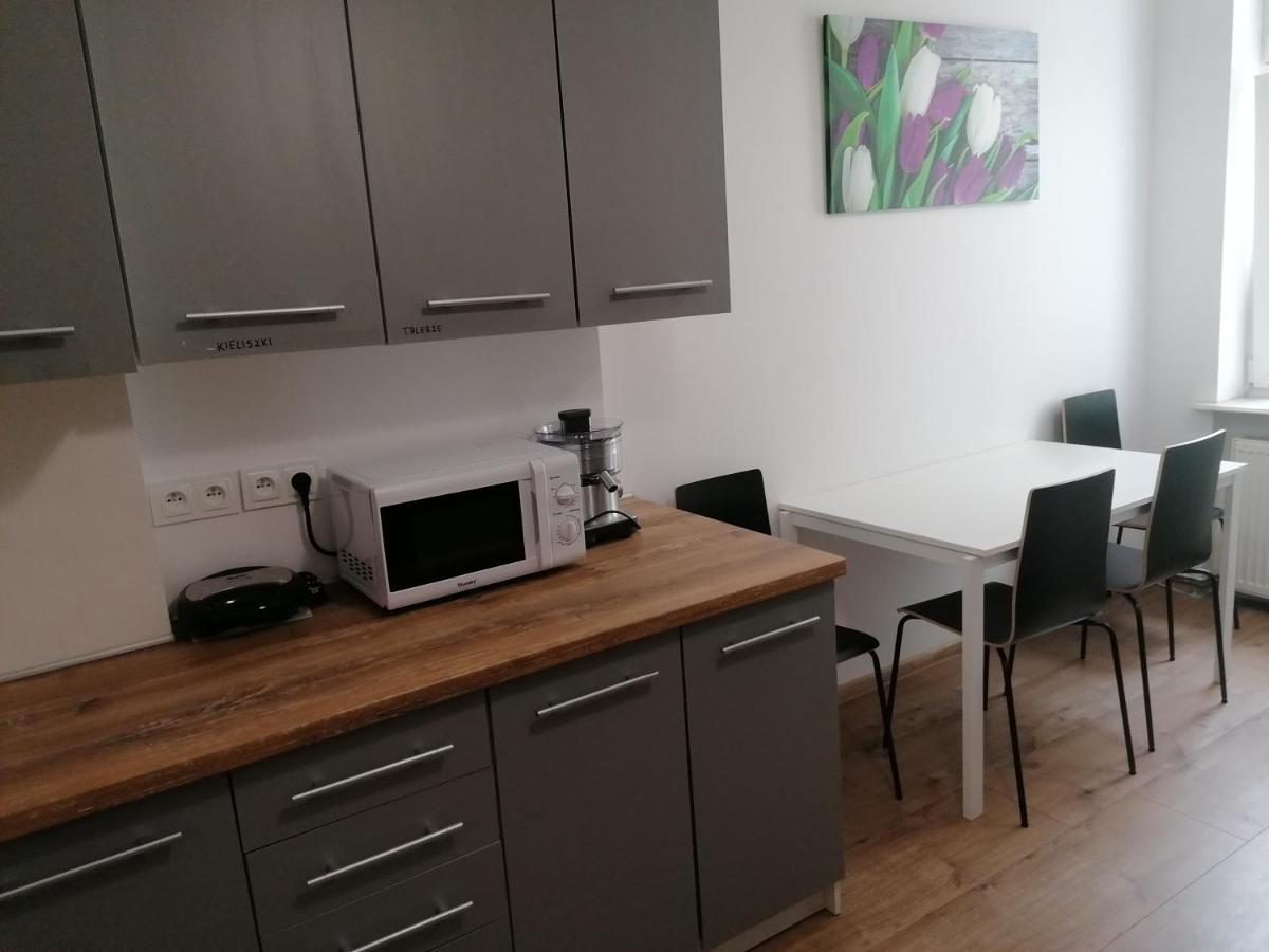 Hostel Tulip - Pokój 3 ze wspólną łazienką i kuchnią Estetino Exterior foto
